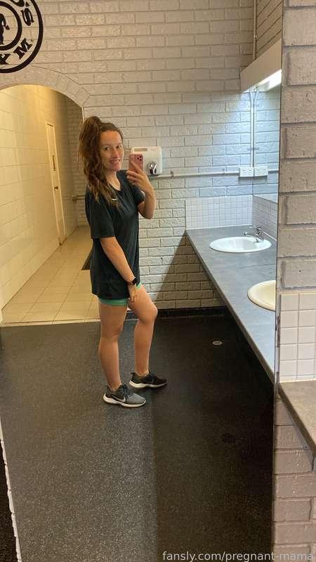 pregnant-mama image #0