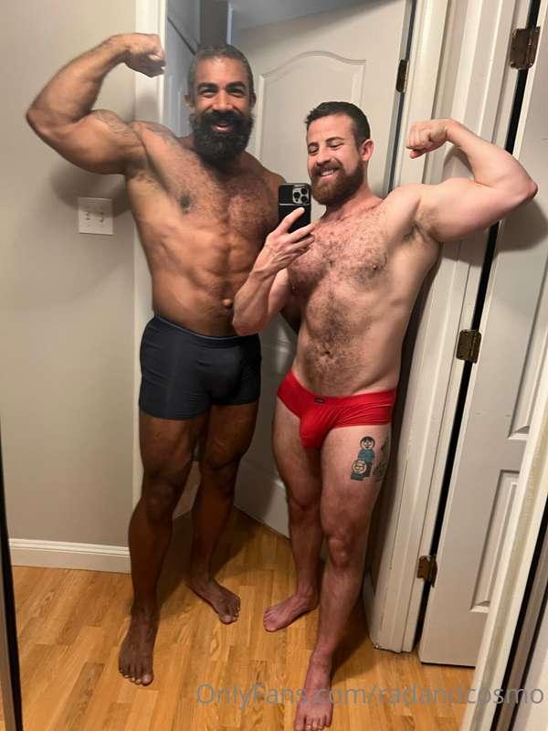 These 2 muscle studs need to fuck.  Would you be giving us y..