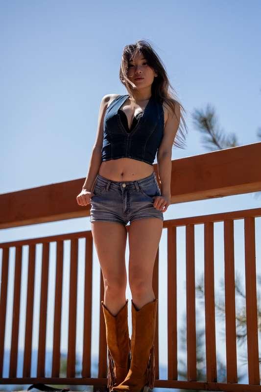 Go message me on my main! Spending all day inside today! onl..