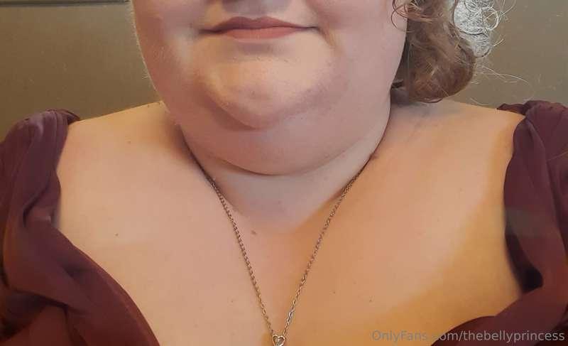 Love that you can tell just how fat I am from this little gl..