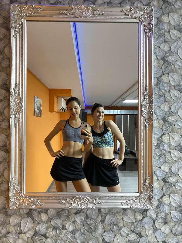 Day at the gym with @bebellota which one is your favorite? 1..