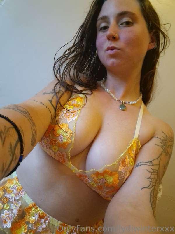 Cum join me for my LIVE - 8pm GMT 😜