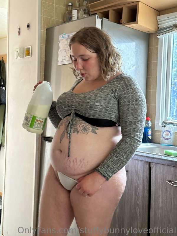 Milky xx 🥛 
Let me know what kinda pics you’d like to see 🥰