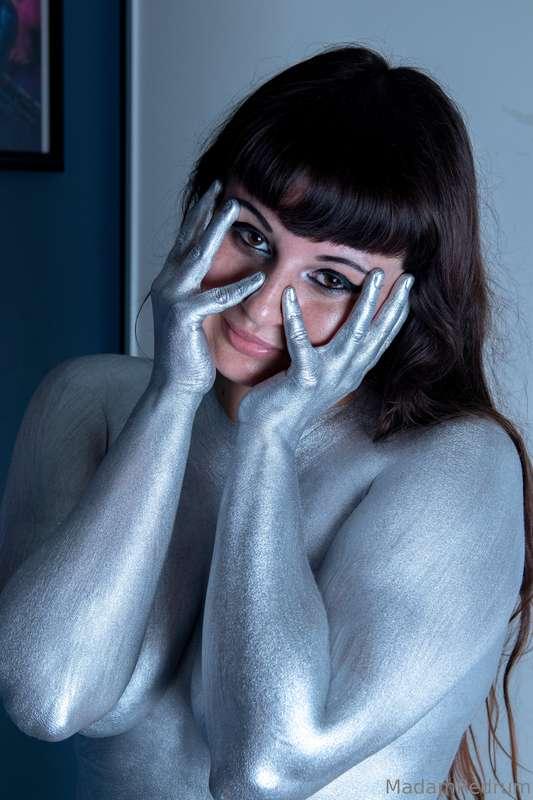 Swipe for a treat ➡️🩶