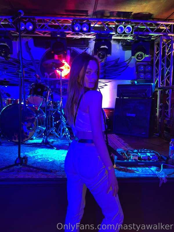Rock is my element! 🎸 When the sounds of electric guitar pen..