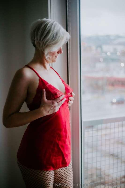 Do you think we'll have sex on your first date if I wear thi..