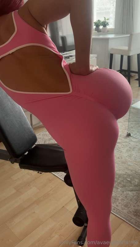 Ready to hit the gym 🏋️‍♀️