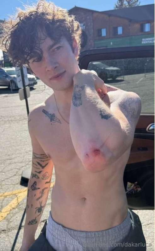 got a boo boo…  whos gonna come kiss it?
