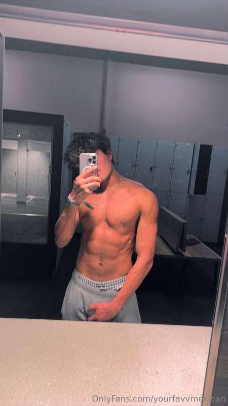 Hey sorry I didn’t go live last night guys :( rescheduling f..