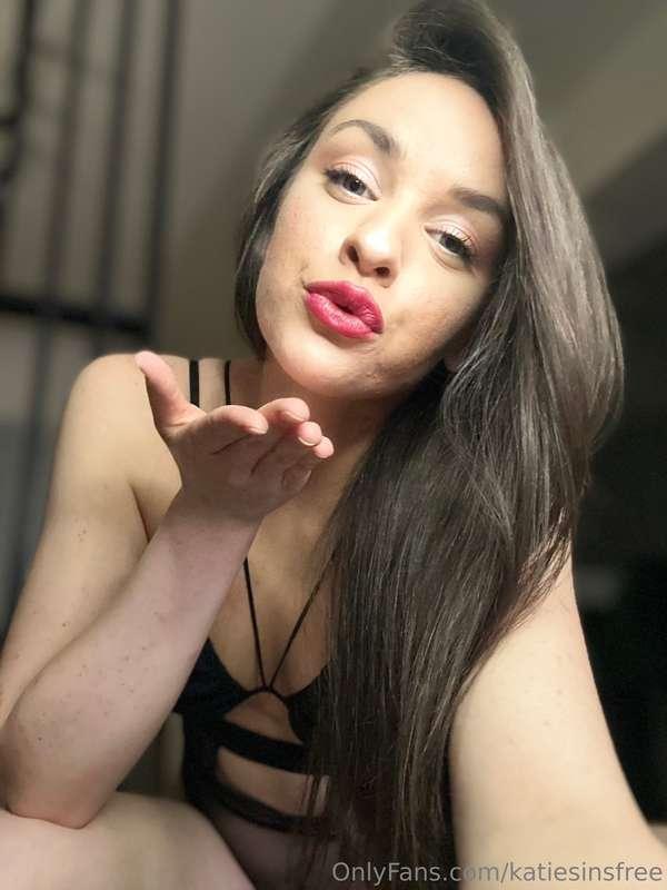 Can I be a good girl for you?😈😈