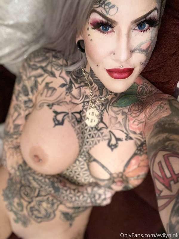 Tease me on my couch video below 👇🏻❤️