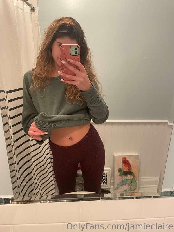 Back 2 sweater weather🍂