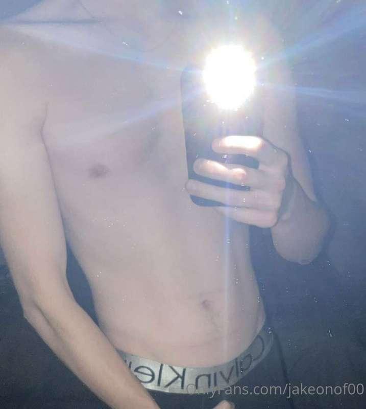 Some pictures of me in my boxers from last night... grabbing..