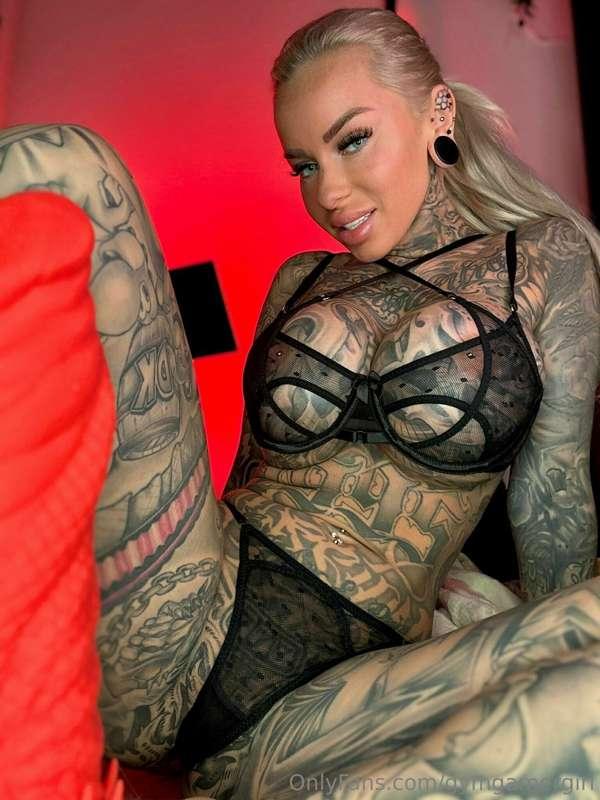 Hurry and make your cock kiss this pussy.. 🤤💦