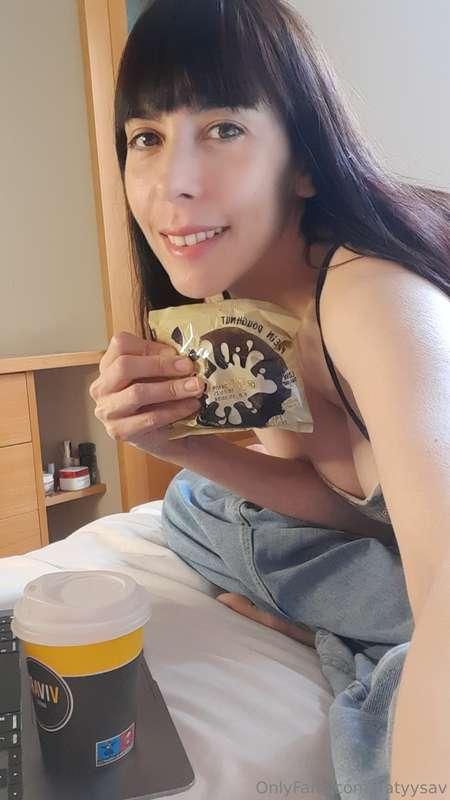 Who else is a fan of protein snacks? 😎