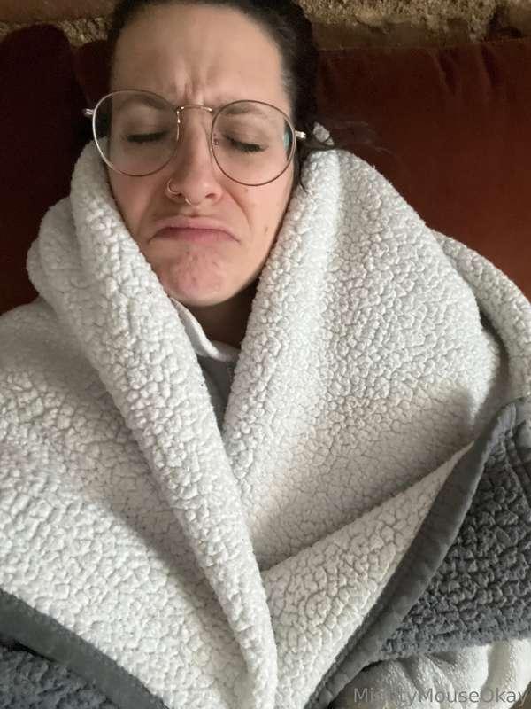 Ya girl is sick 🤒 Send remedies or giggles 😩