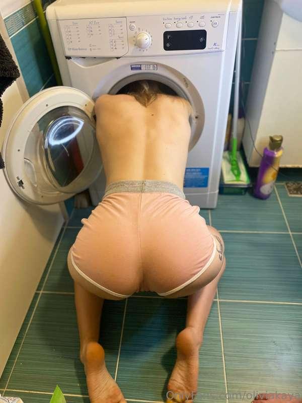 What would you do if you saw me stuck like this?😜