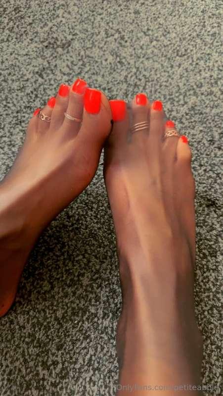 Haha a guy said my feet were really pretty when I was out la..