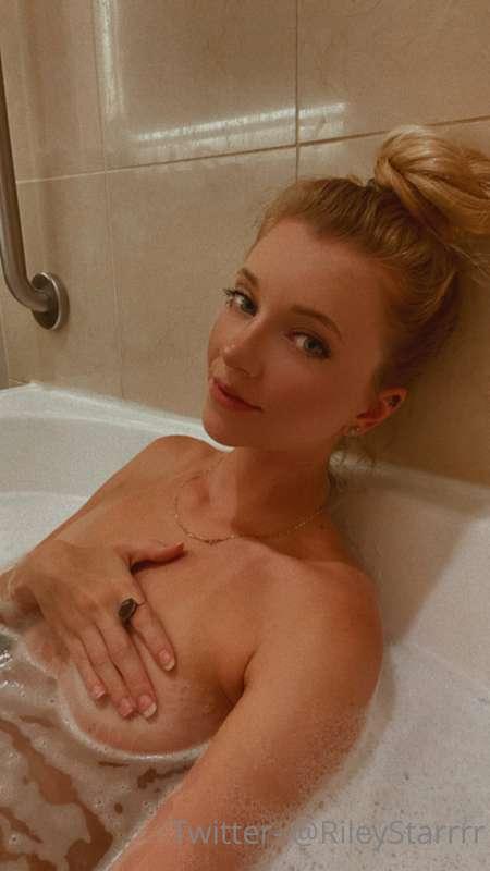 Love a nice steaming hot bath 🛁