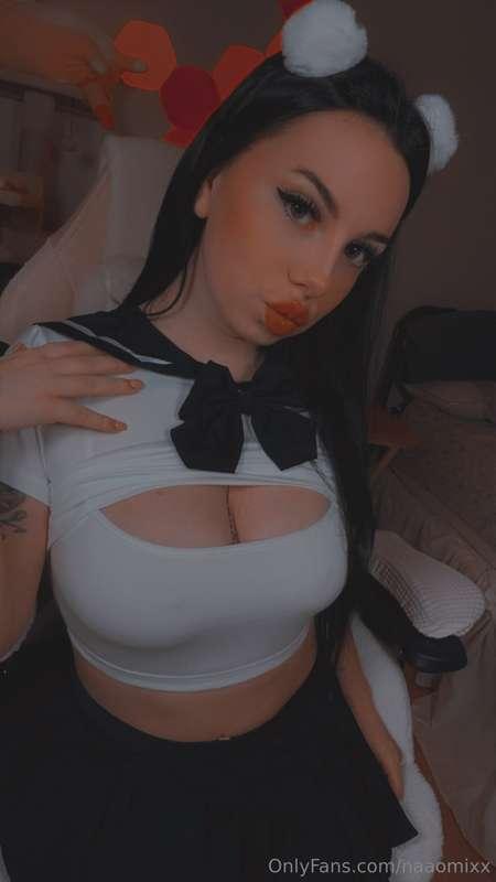 Choose a part of my body where you wanna give a kiss 😘