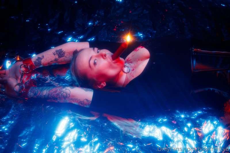 🕯️♥️ what else do you want me to suck on? Dm me and lmk 😇