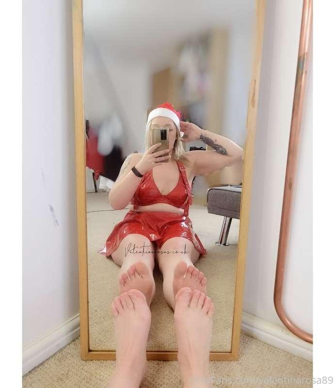 Good morning. Kiss my toes for me 🎅😘
