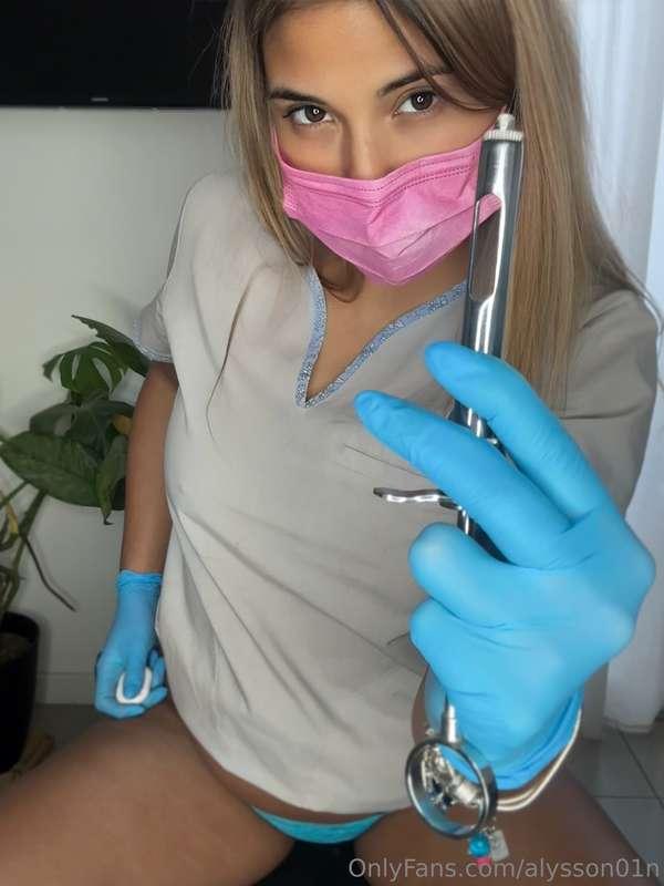 I'm getting VIP patients today... are you one of them? 💉🩺 🦷🥵..