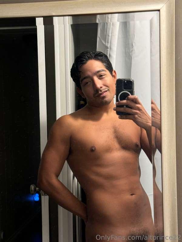 some steamy selfies while I heal 😘