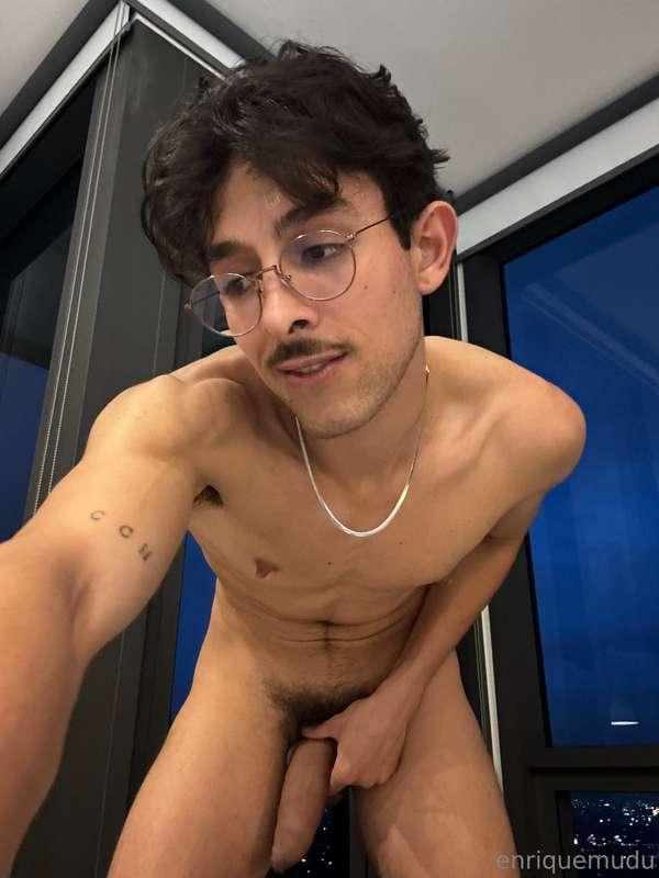 My nipples want to be licked👅💦