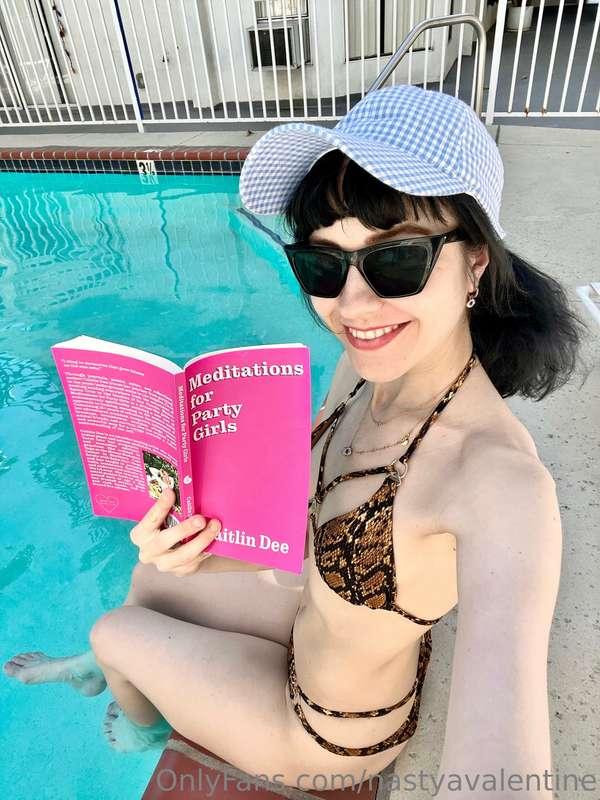 First swim of the year 🩵💚🖤🩷