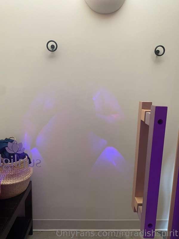 Was too fat for the infrared sauna i had before a massage th..