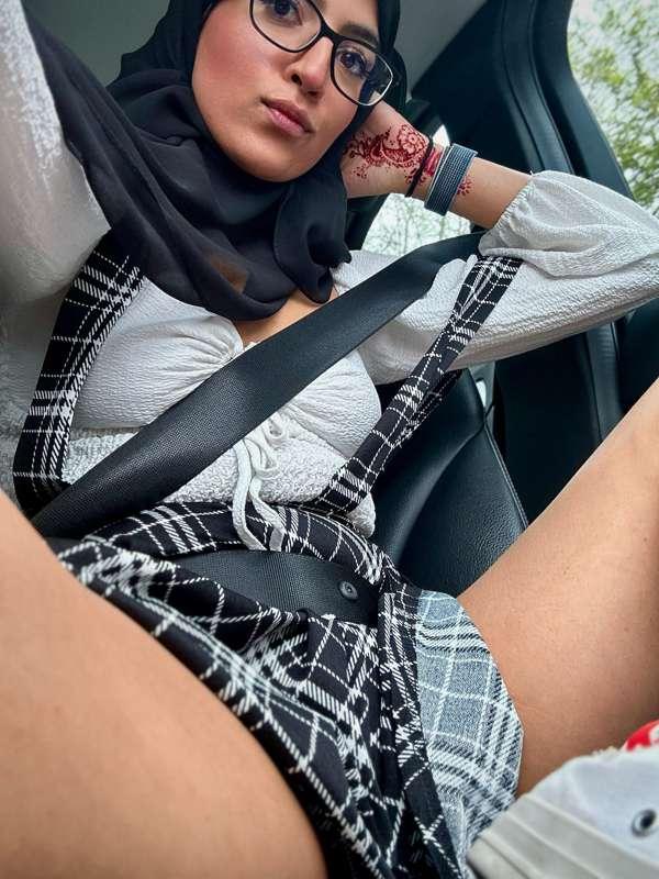 Swipe for pussy 

Aaliyah really is a Pakistani passenger pr..