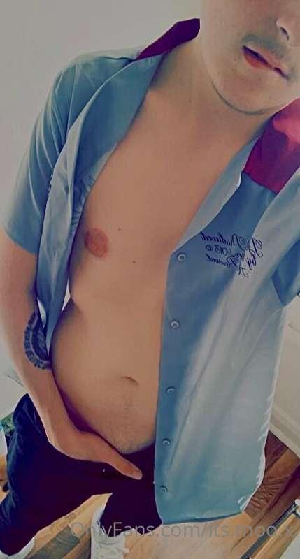 AROUND ALL EVENING FOR PRIVATE SNAPCHAT SESSIONS! Wanna see ..