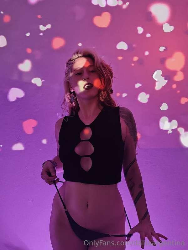 I'm @gingercookiexx 🔥🔥 I want to give you pleasure this Vale..