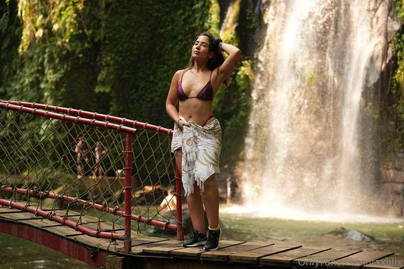 Juste pour vous dire que demain je pars à Paris 🫢Gros bisous..