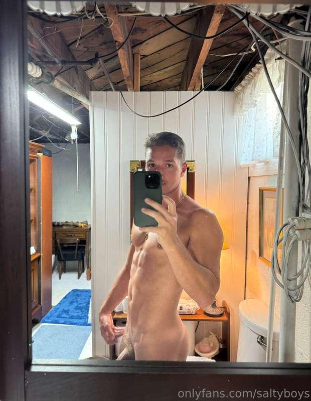 Hi from pawpaws basement. Driving back south thru the night...