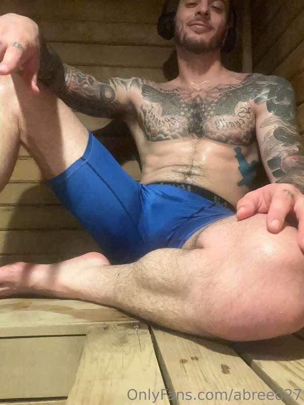 Getting some sneaky pics in the sauna before anyone catches ..