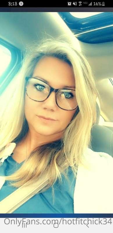 Monday work blues..😭  Is it Friday yet??