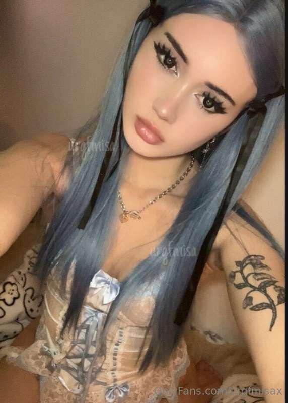 some spicy selfies + a tiktok lol 