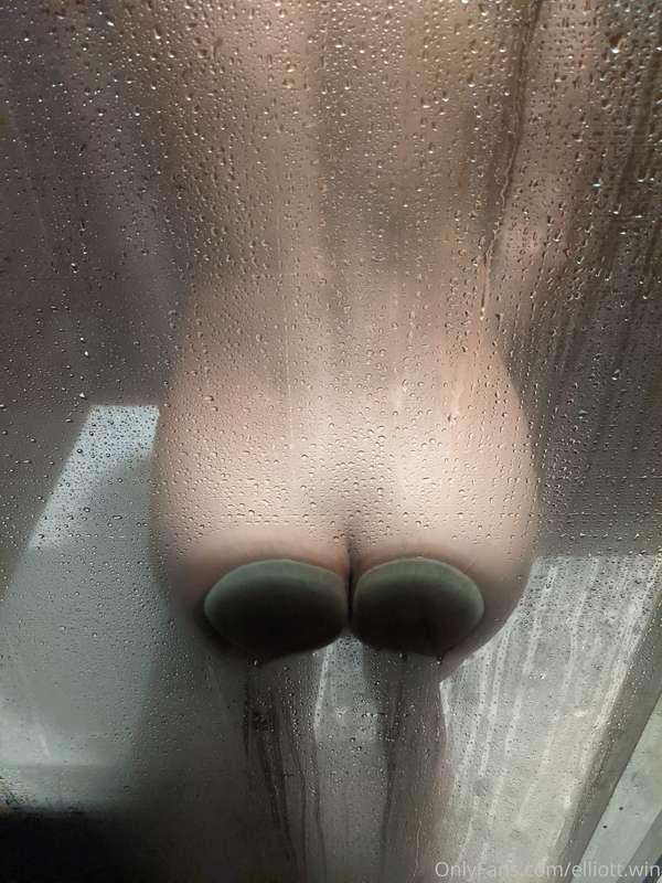 Sometimes i shower with the door open so i can moon passerby..