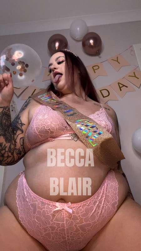 ## IT’S HER BIRTHDAY!! 🎂

CUM CELEBRATE WITH @BECCABLAIRXO 👈..