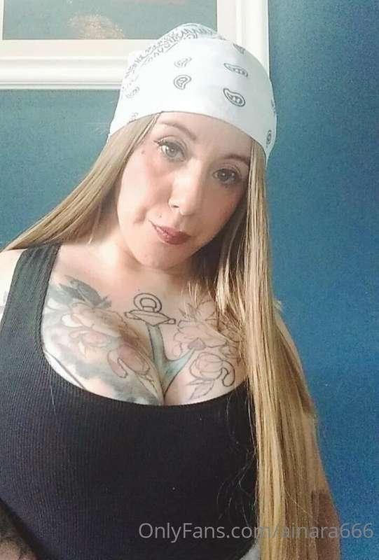 Natural tits 🔥😈😈