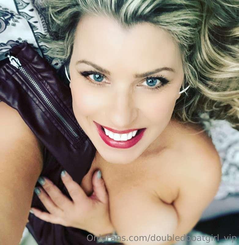# 🅲🆄🆂🆃🅾🅼 🅿🅷🅾🆃🅾🆂🅷🅾🅾🆃🆂 📸
I LOVE doing them! 😘 So… 🤩 What can I..