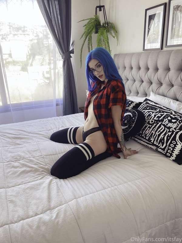I just send a 02:30 min clip (from my Patreon) to your inbox..