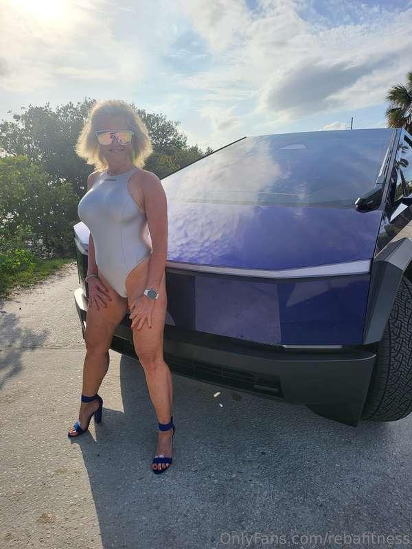Hey all, Reba here. Do you think I could star in a sci-fi mo..