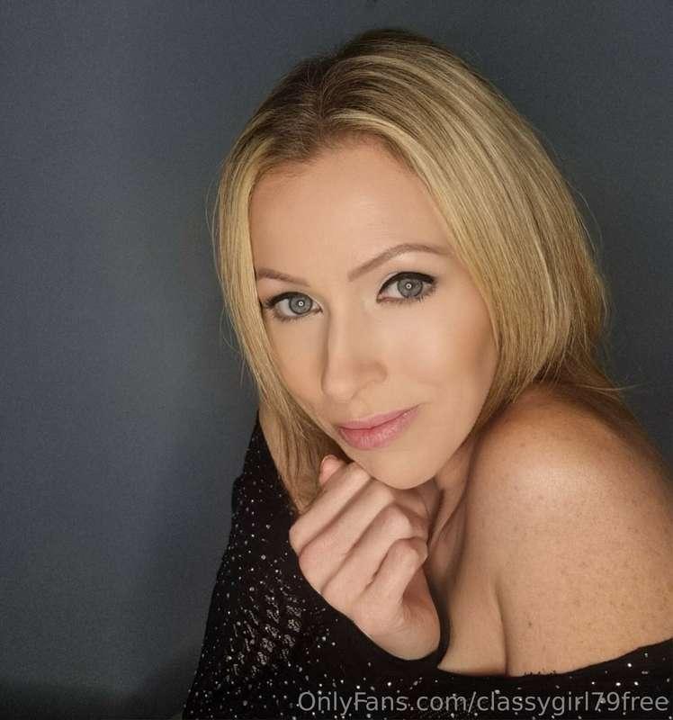 Are you having a good Thursday?? I could make it better 😘😘

..