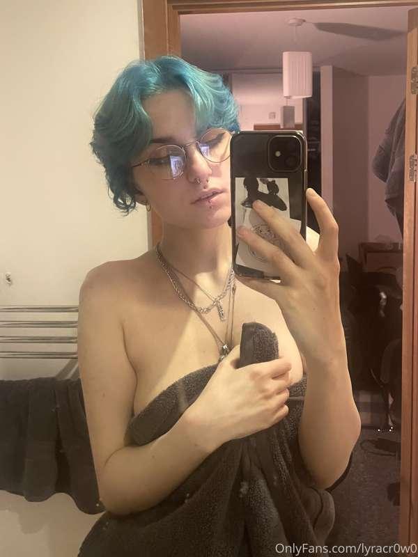 i wish someone was with me in the shower... ;)