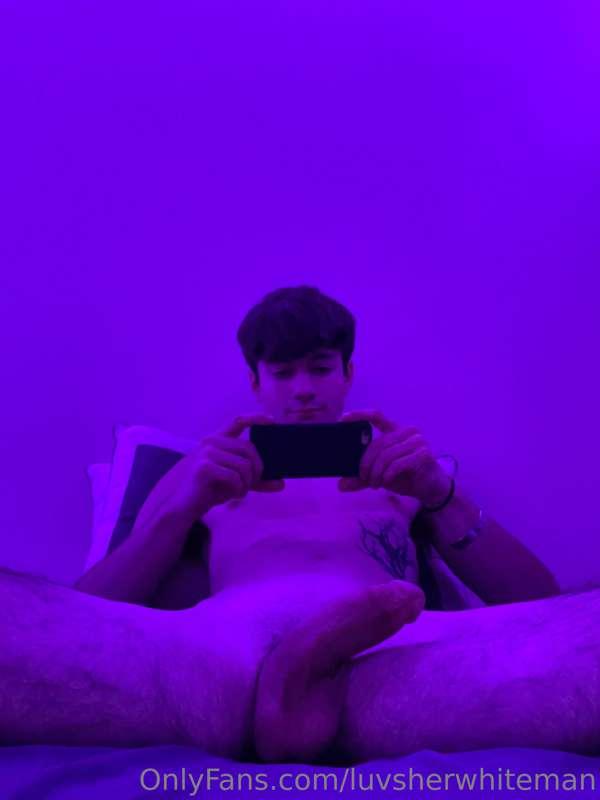 need dick sucked while i game on my phone📲🫣