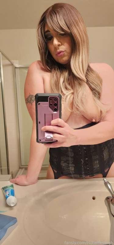 hotwifesarah image #4