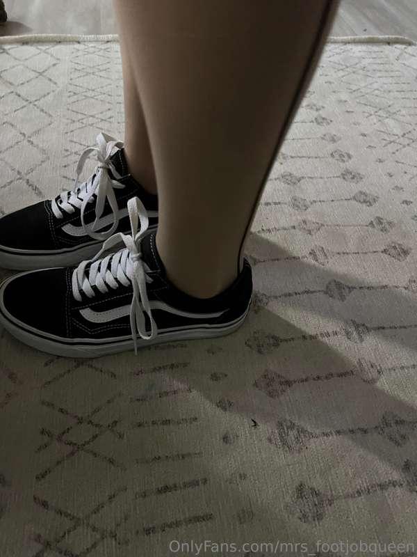 mrs_footjobqueen image #4